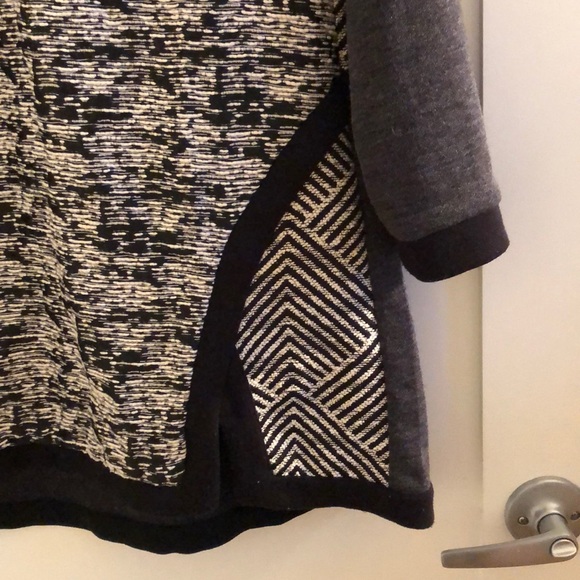 Anthropologie tunic size large. Worn once. - Picture 3 of 5